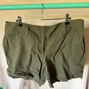 Green khaki linen Ann Taylor shorts